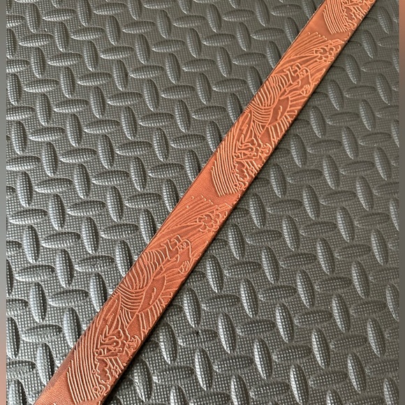 Sold this and I ❤️ it! Mens Leather Belt Ewing Dry Goods Surfs Up - Picture 4 of 9
